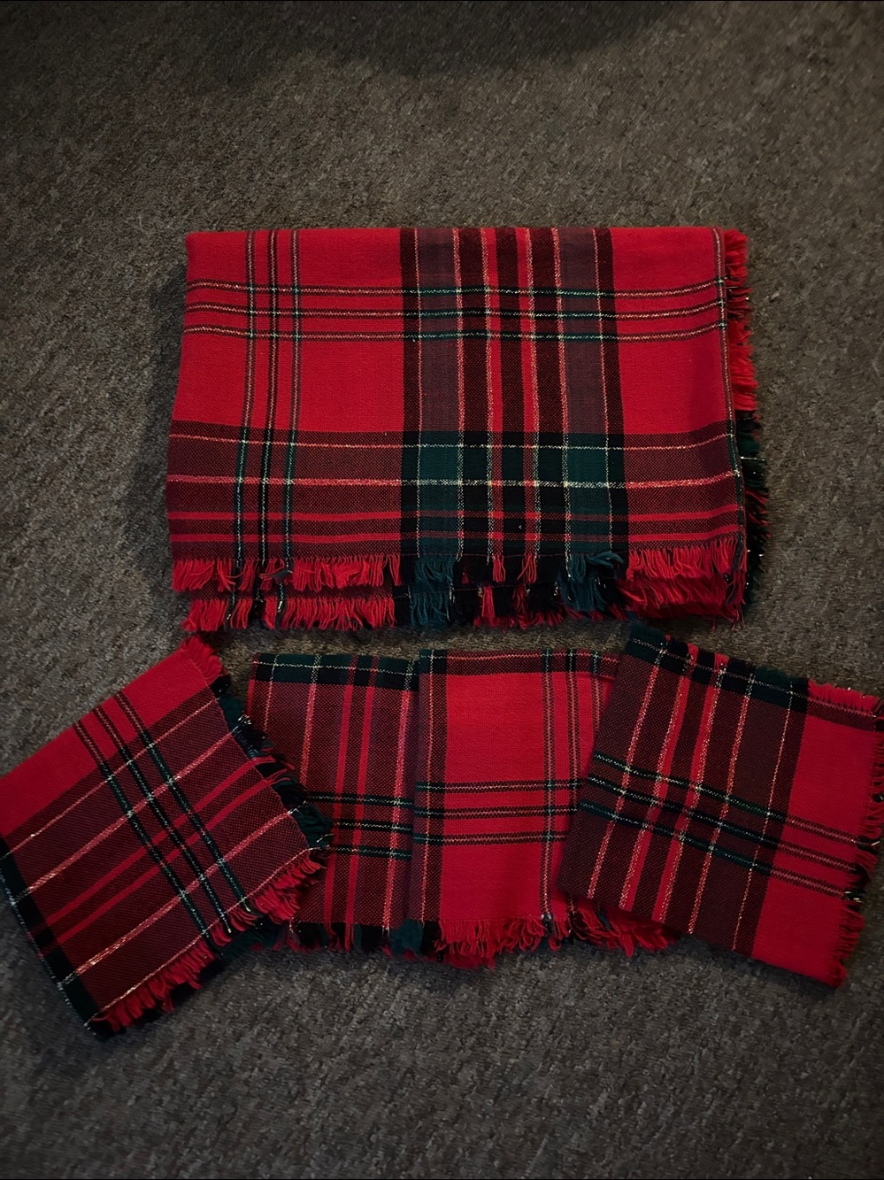 Vintage Red/Gold Royal Stewart Plaid 70" x 50" Tablecloth & 4 Matching Napkins